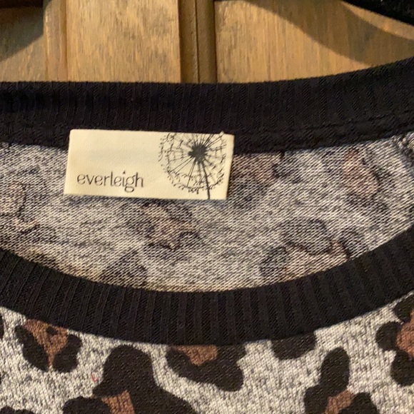 Everleigh Sweater - Picture 2 of 4